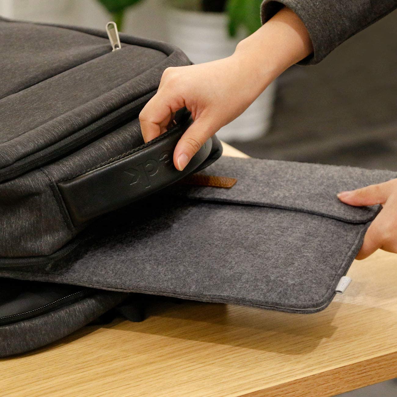 12.9-13インチMacBook Air/Pro/Surface Pro/ iPad pro ラップトップスリーブ SP1003, dark gray - Inateckバックパックジャパン